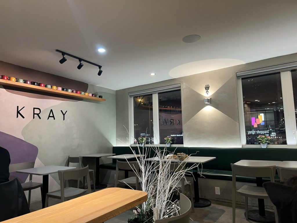 Cafe Kray tables